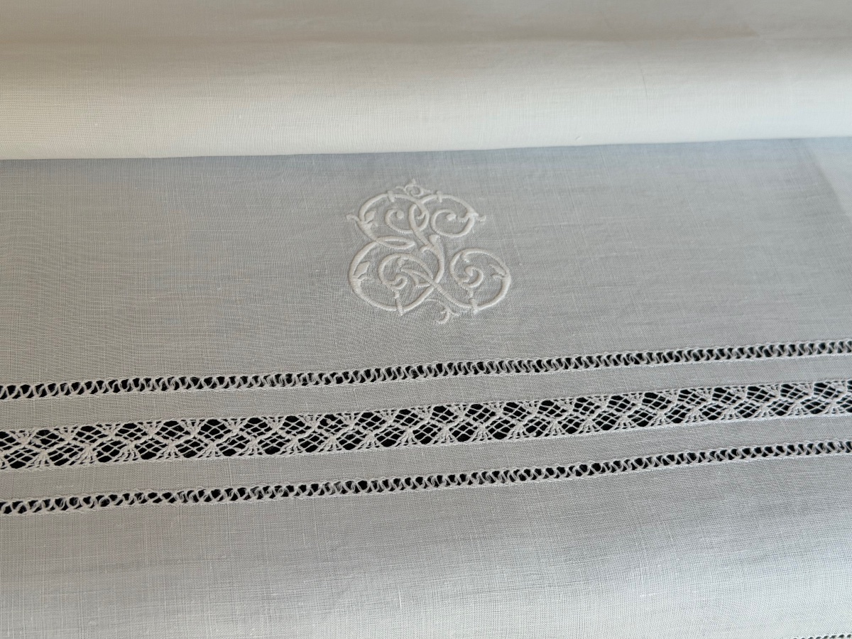 12 Vintage Linen-thread Napkins, Hand-embroidered Monogram, Needle-lace Design, 85x68