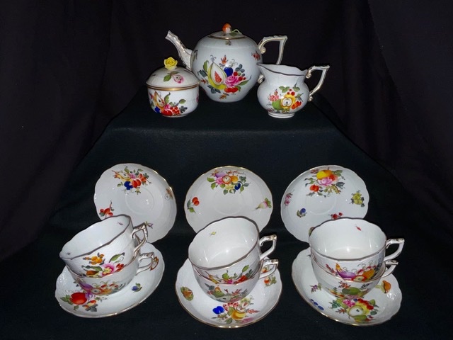 Rare service à thé en porcelaine de Herend Théière, sucrier, pot à lait, 6 tasses 6 soucoupes 