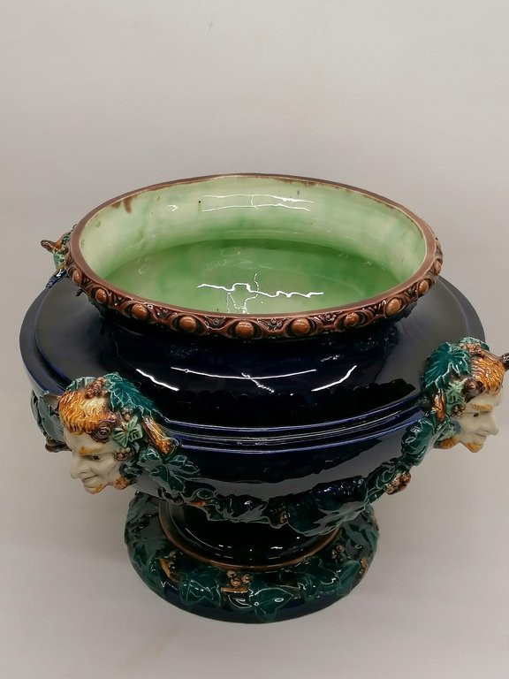 Vase-cratère en Barbotine, Têtes de Bacchus, de M. Thomas Sergent – 1830-1890-photo-3