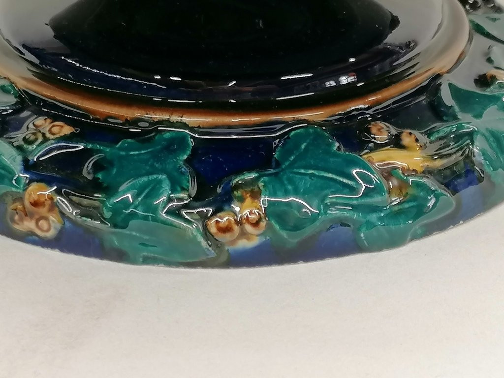 Vase-cratère en Barbotine, Têtes de Bacchus, de M. Thomas Sergent – 1830-1890-photo-2