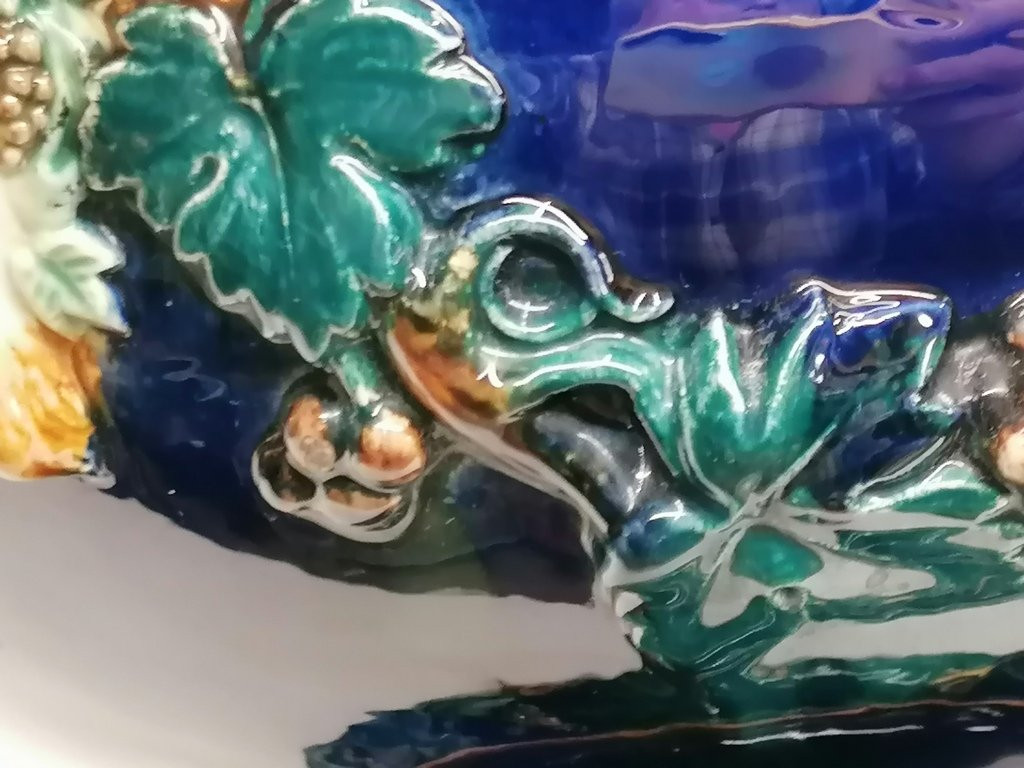 Vase-cratère en Barbotine, Têtes de Bacchus, de M. Thomas Sergent – 1830-1890-photo-3