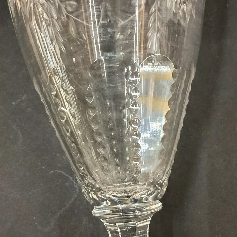 Vase Baccarat - Cristal taillé et ciselé à la main - forme balustre sur pied douche - XIXème-photo-2
