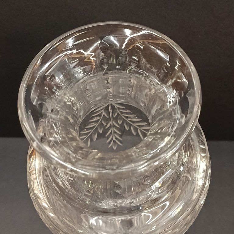 Vase Baccarat - Cristal taillé et ciselé à la main - forme balustre sur pied douche - XIXème-photo-7
