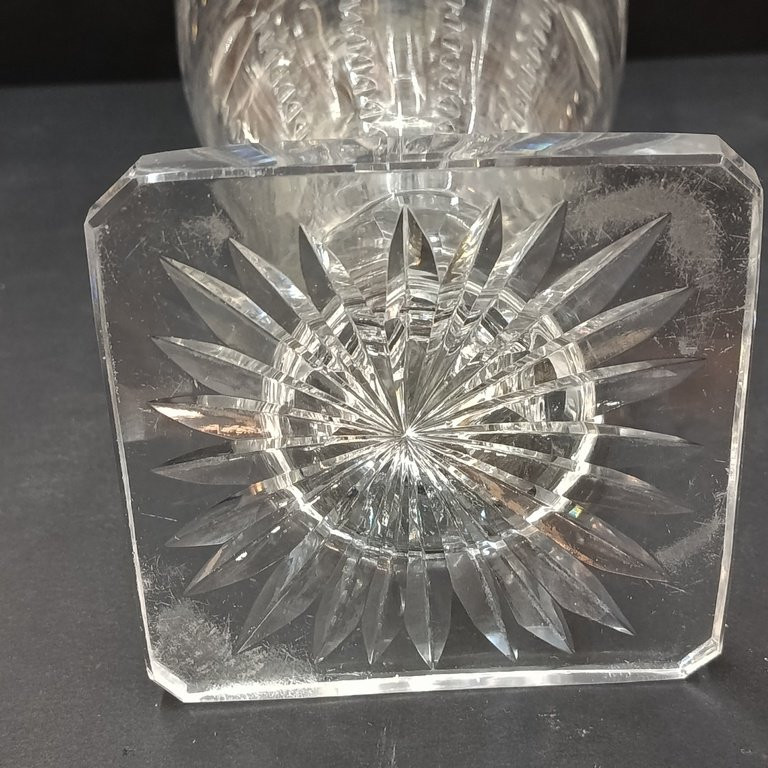 Vase Baccarat - Cristal taillé et ciselé à la main - forme balustre sur pied douche - XIXème-photo-8
