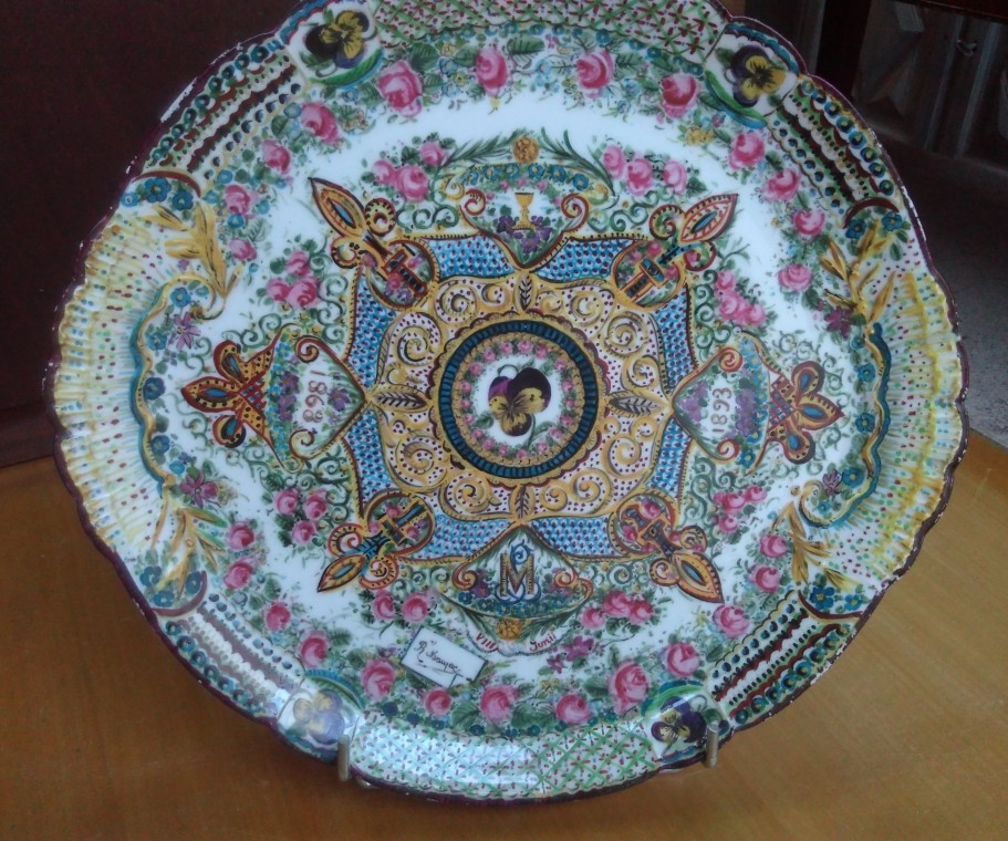 LIMOGES - HAVILAND - PLAT DECORATIF - PAIN A LA MAIN - 19 ème 