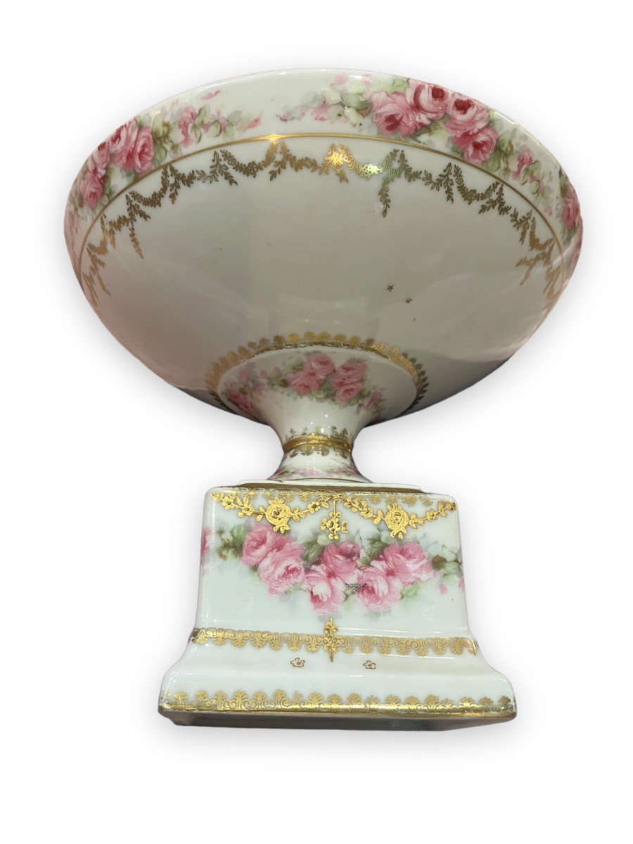 Nineteenth Century Porcelain Cup Decor Of Quality Garlands And Dames In The Taste Of Jacob Petit-photo-2