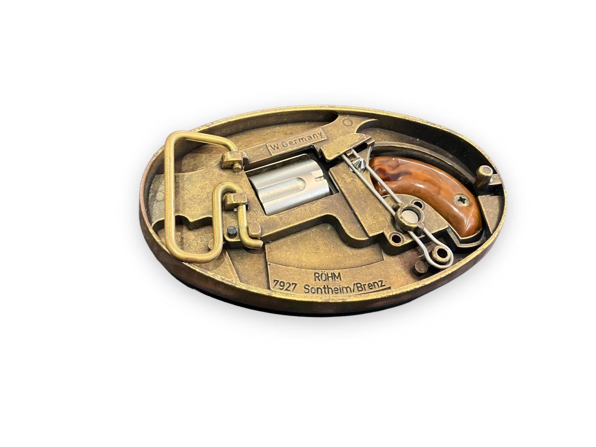 Proantic Little Joe Belt Buckle Containing Stun Gun