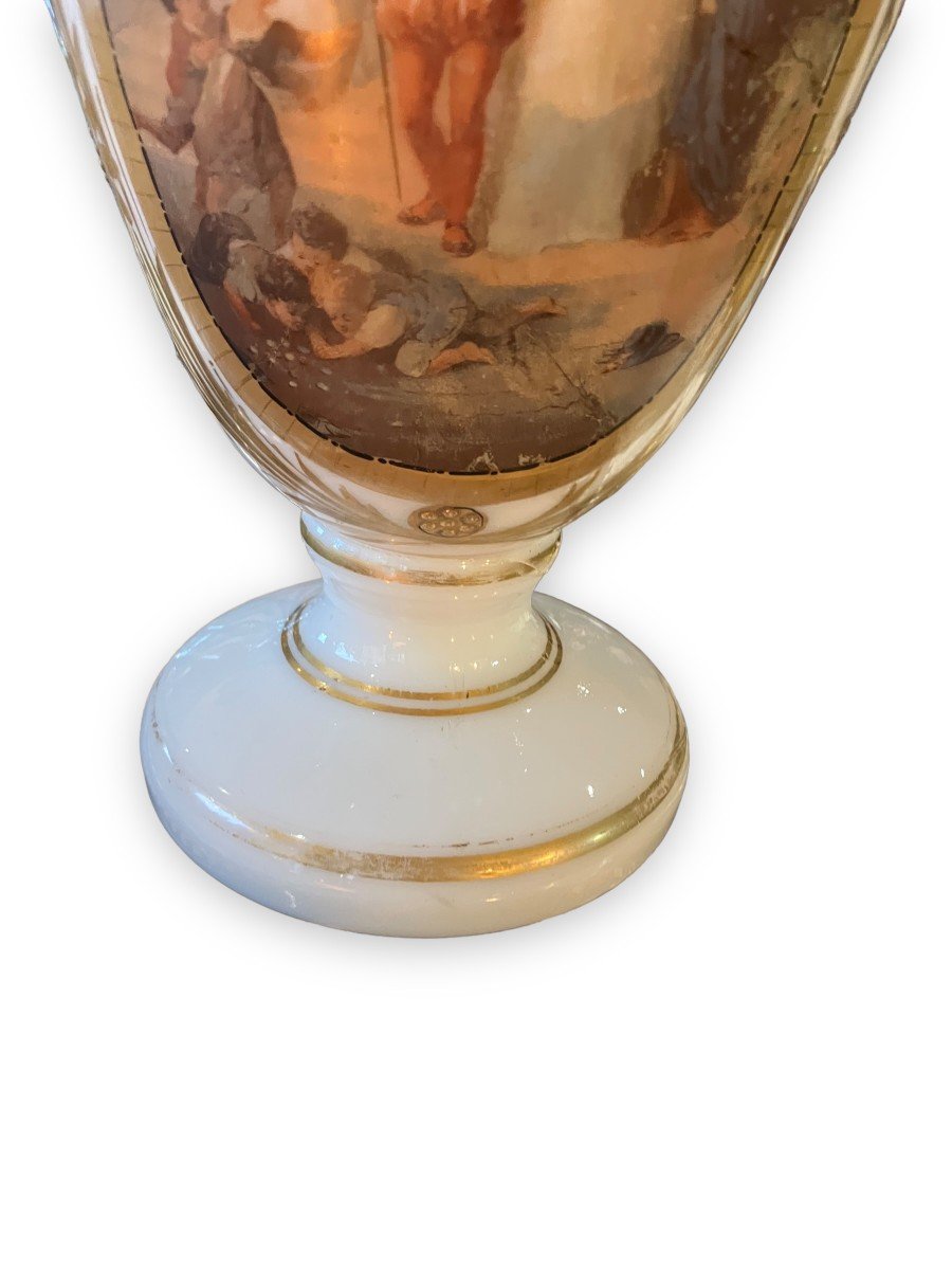 Painted And Gilded Opaline Vase Animated Scene-photo-4