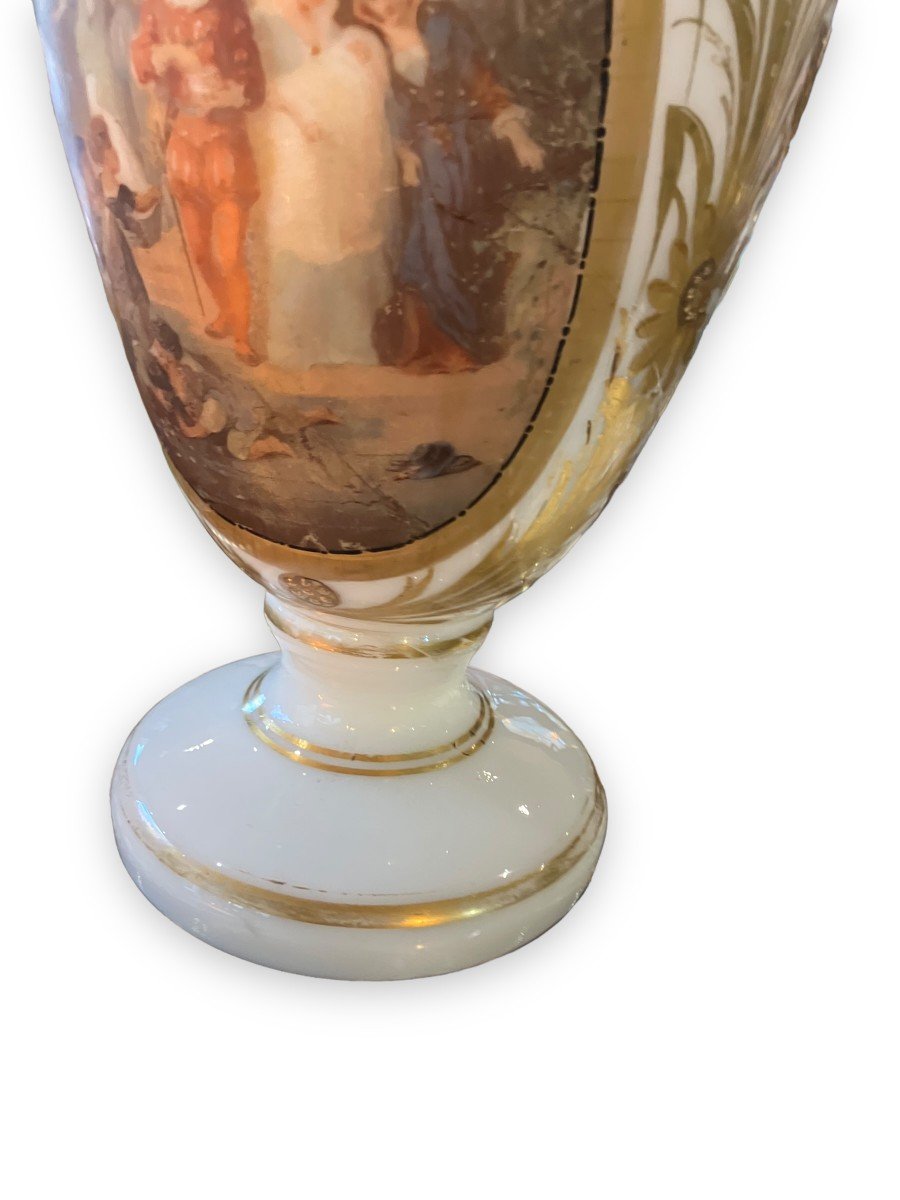 Painted And Gilded Opaline Vase Animated Scene-photo-1