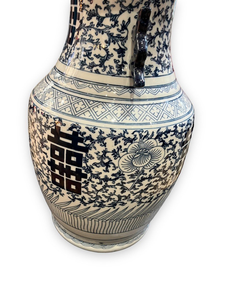 Vase Chinois En Porcelaine Blanche Et Bleue-photo-1