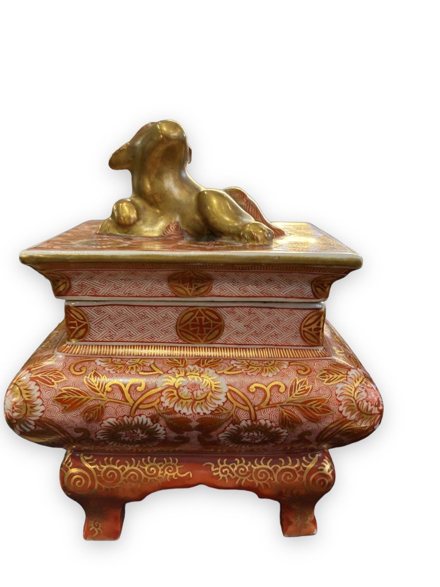 Brûle Parfum Orné d'Un Chien De Fô En Porcelaine Japonaise-photo-1