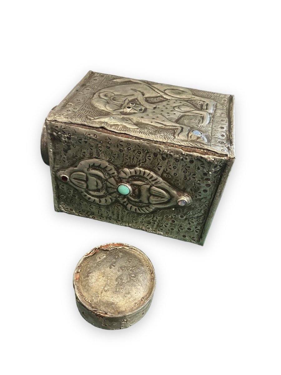 Spice Box In Metal And Stones-photo-3