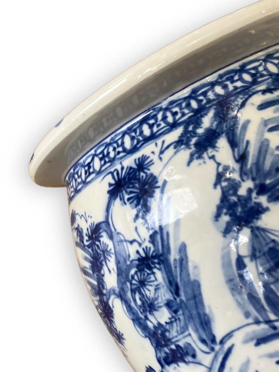 Vietnamese Cache Pot In White And Blue Porcelain-photo-1