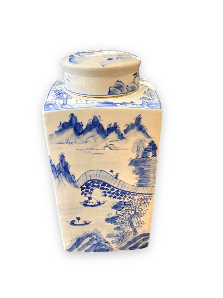 Important Pot  Couvert Blanc Bleu En Porcelaine De Chine -photo-4
