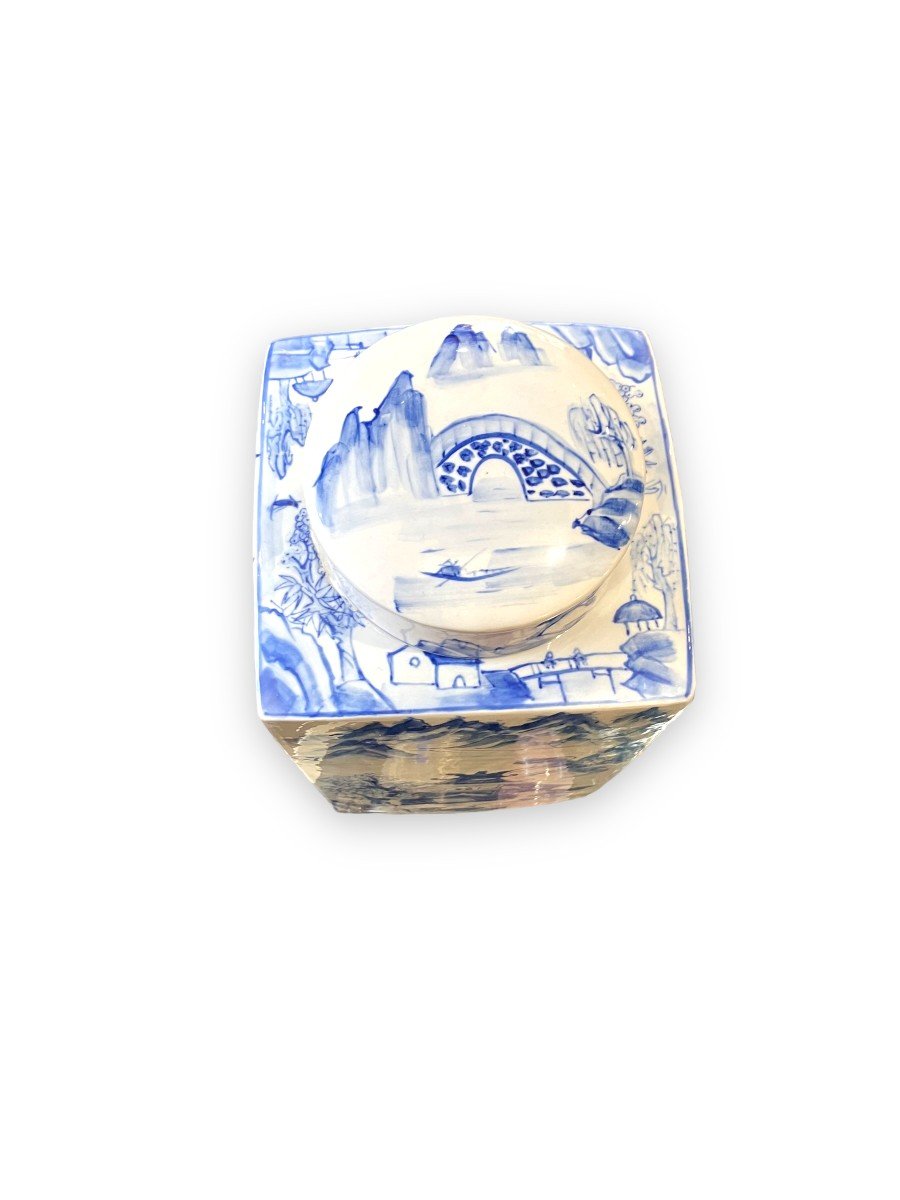 Important Pot  Couvert Blanc Bleu En Porcelaine De Chine -photo-4