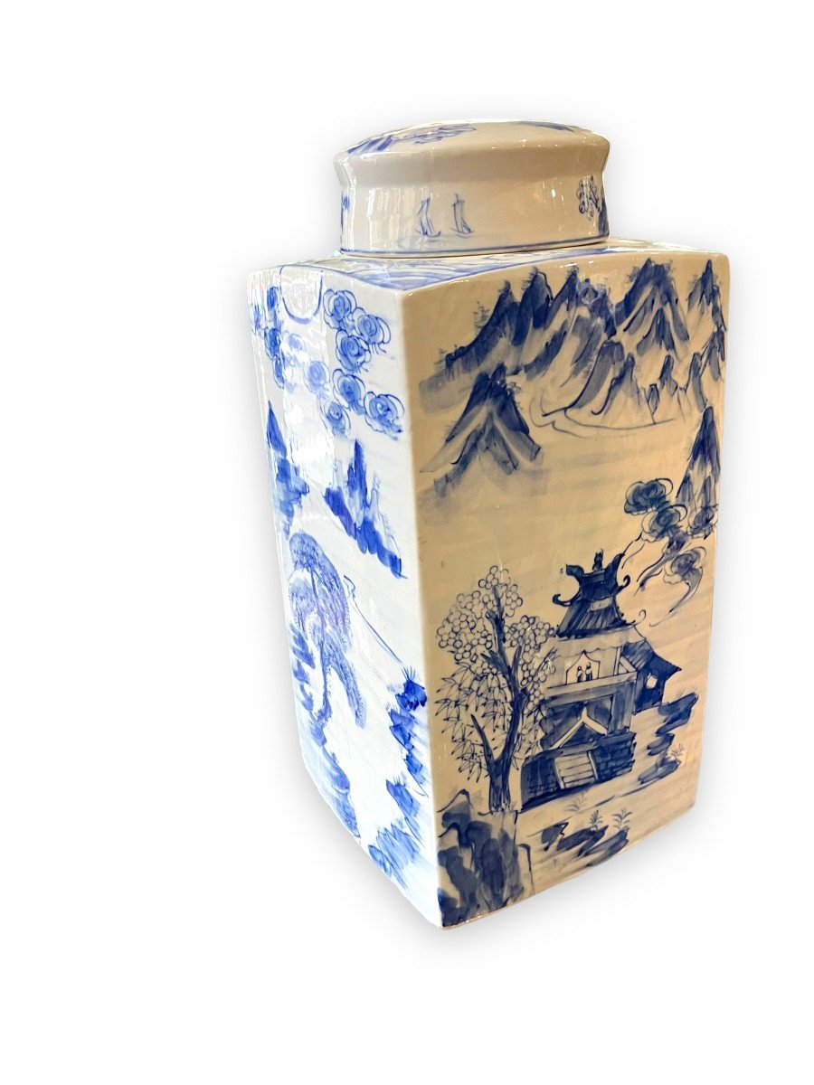Important Pot  Couvert Blanc Bleu En Porcelaine De Chine -photo-5