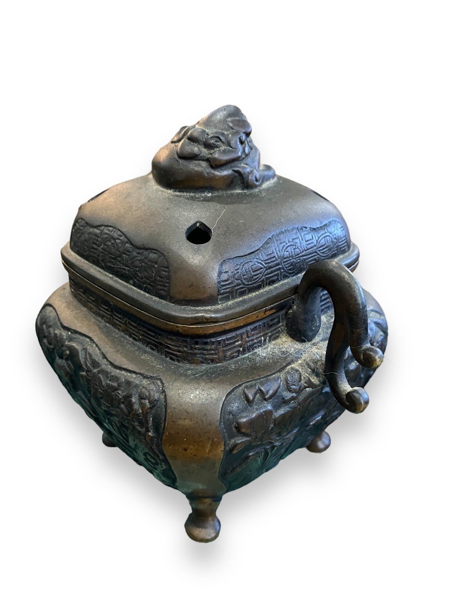 Small Perfume Burner In Bronze Fô Dog Decor And Animated Scenes-photo-2