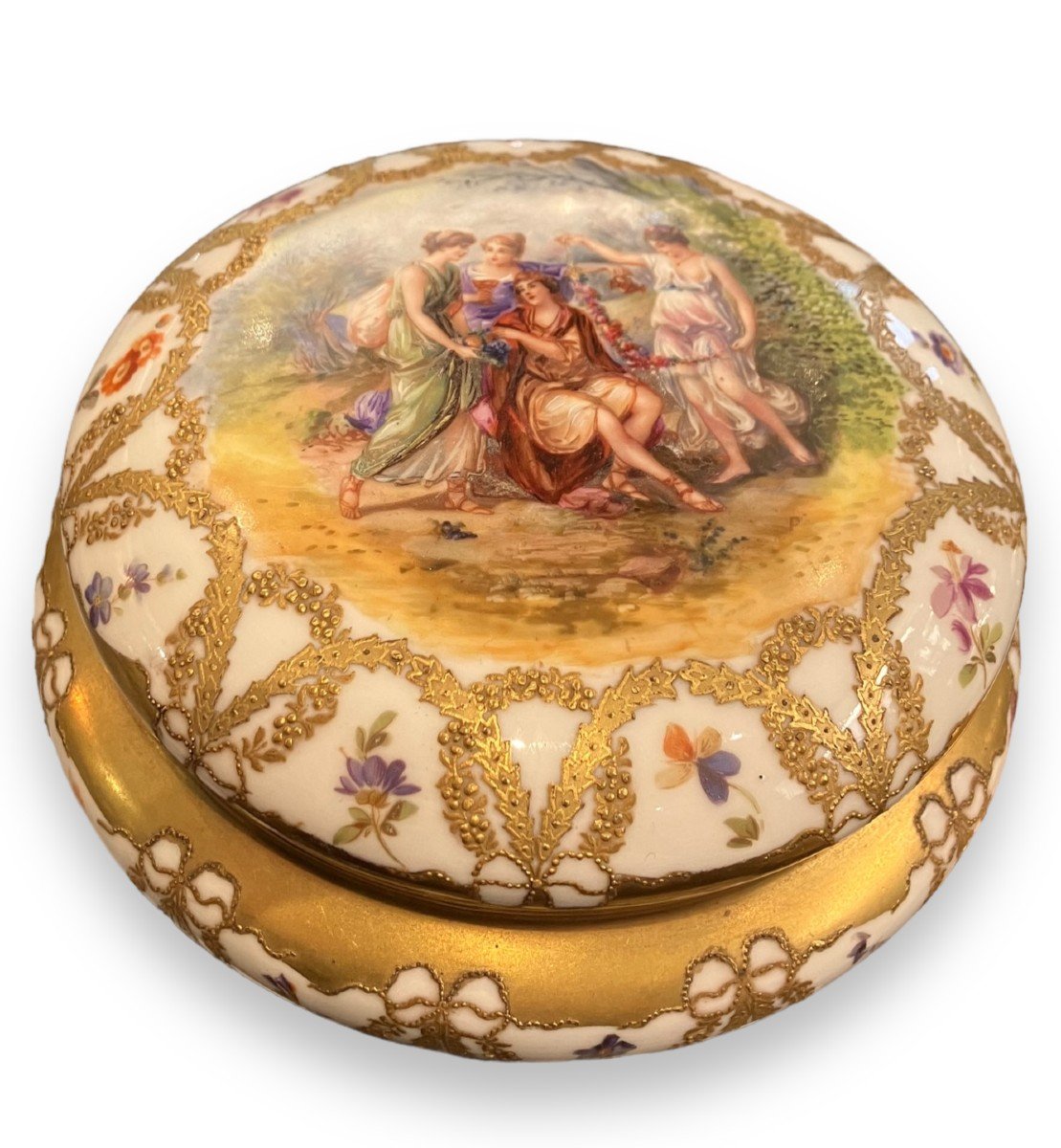 Jewelery Box In Painted And Gilded Porcelain Golse For Limoges