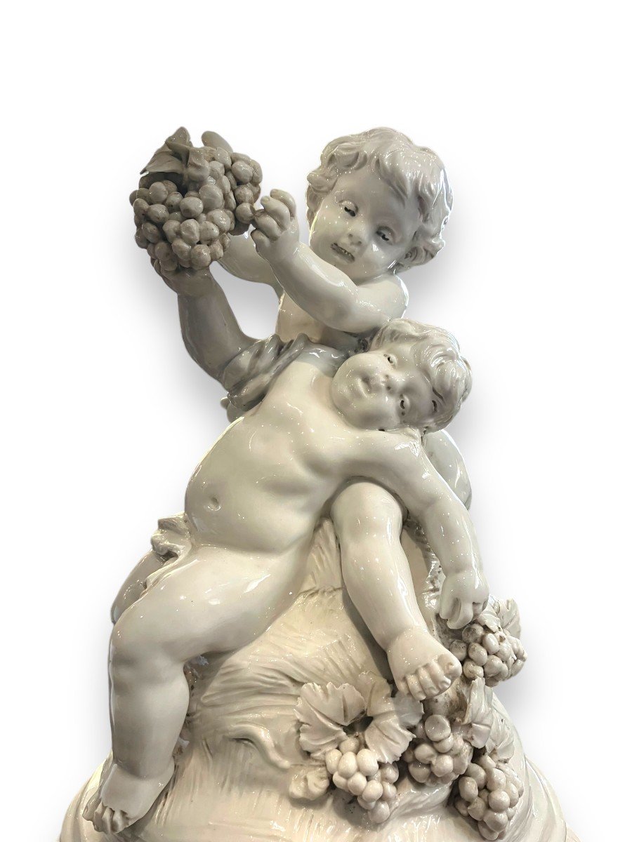 Putti And Grapes Group In Capodimonte Bearing Kinsburger's Signature-photo-3