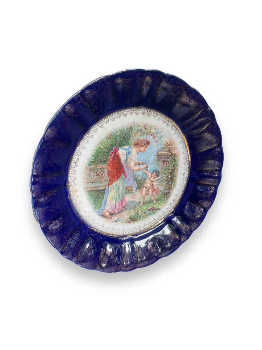 Assiette Terre De Fer Cupidon Se Faisant Couper Les Ailes-photo-7