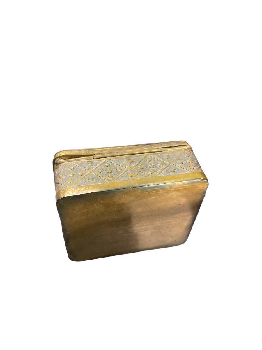 Enameled Jewelry Box With Elegant 19th Century Decor-photo-8