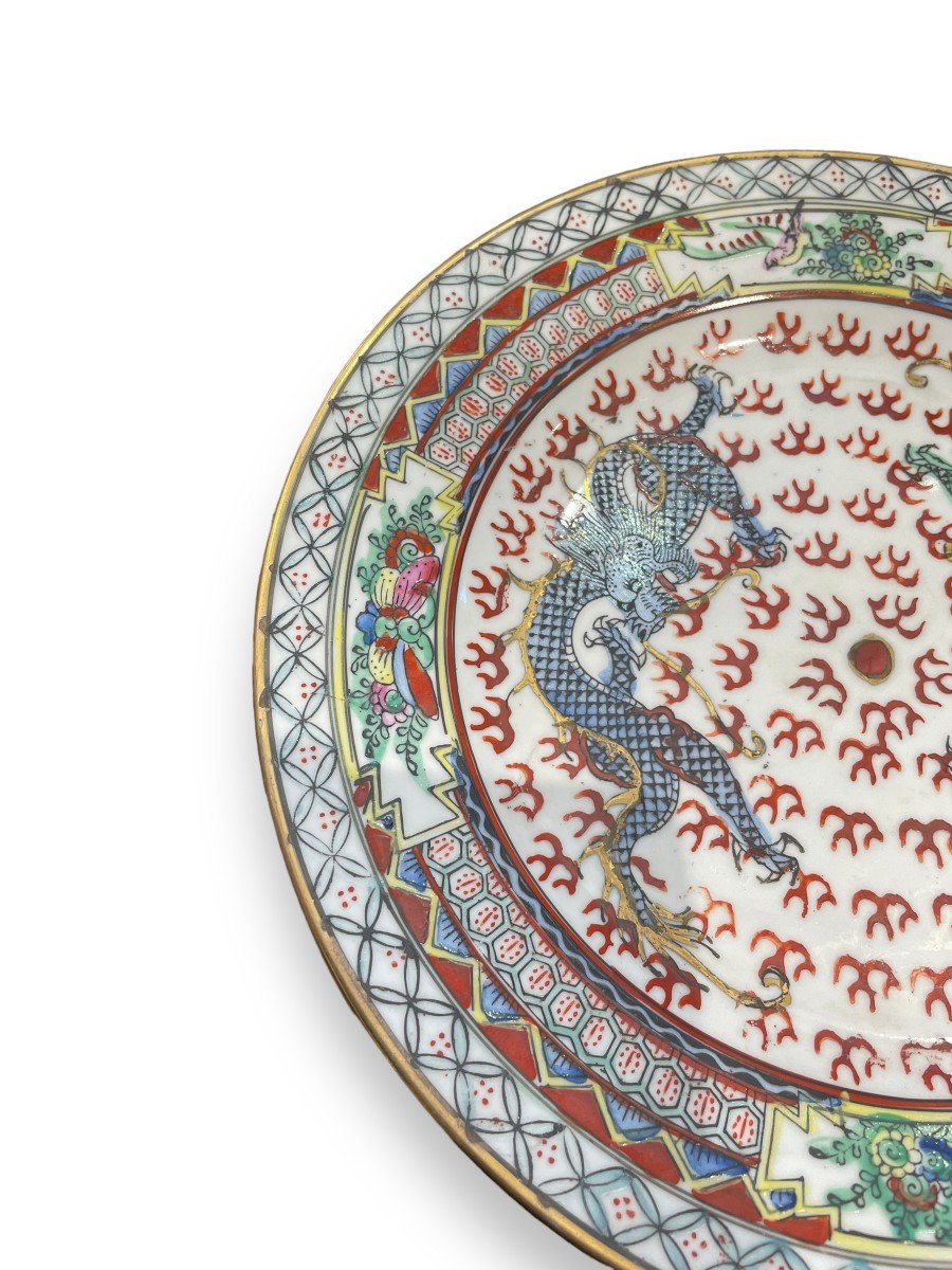 Chine Assiette En Porcelaine Polychrome Famille Rose décor aux dragons-photo-8