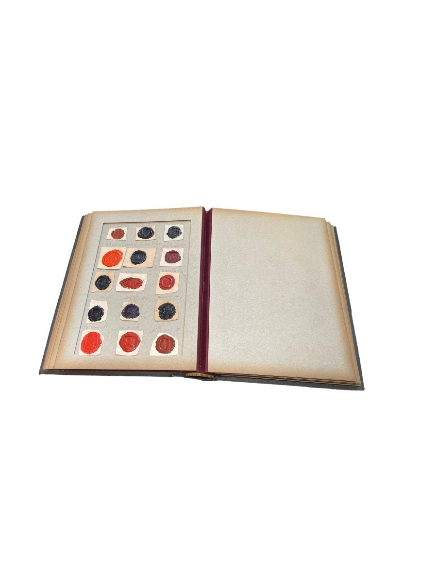 Important Book Comprising Approximately 150 Seals And Stamps Of European Nobility-photo-4