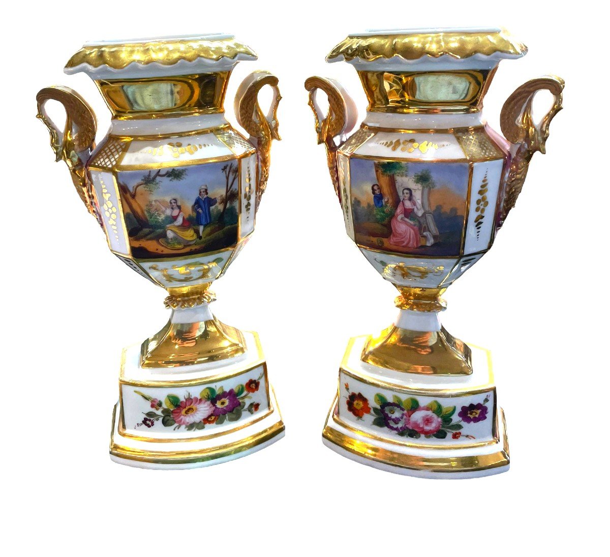 Paire De Vases En Porcelaine De Paris Scènes Galantes