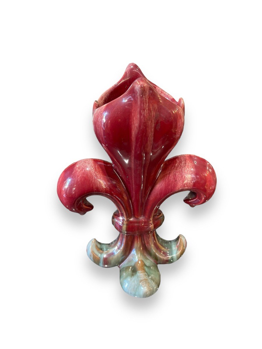 Vase Art Nouveau Fleur De Lys En Céramique Par Massier.