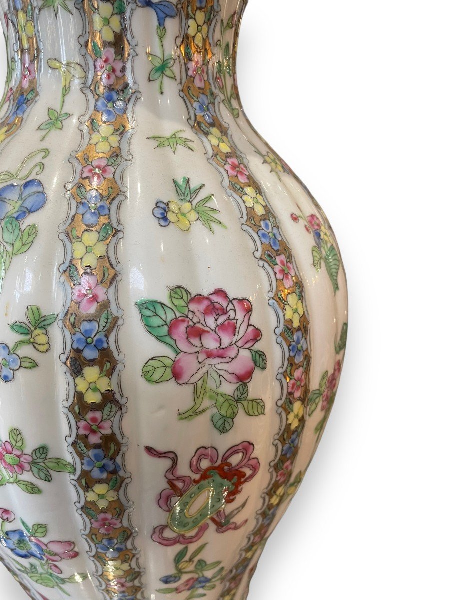 Important Chinese Vase In Enameled And Gilded Porcelain-photo-3
