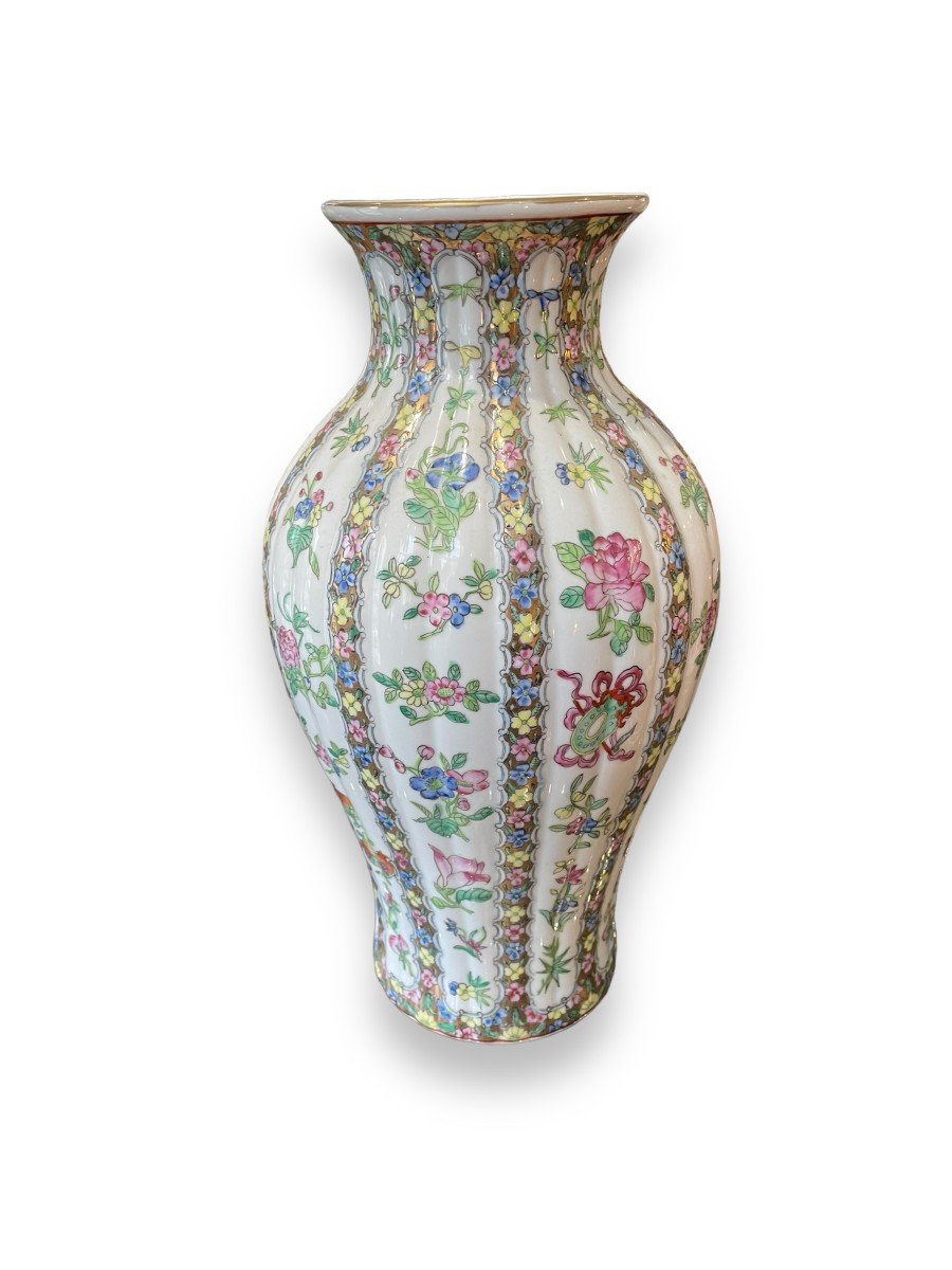 Important Chinese Vase In Enameled And Gilded Porcelain-photo-1