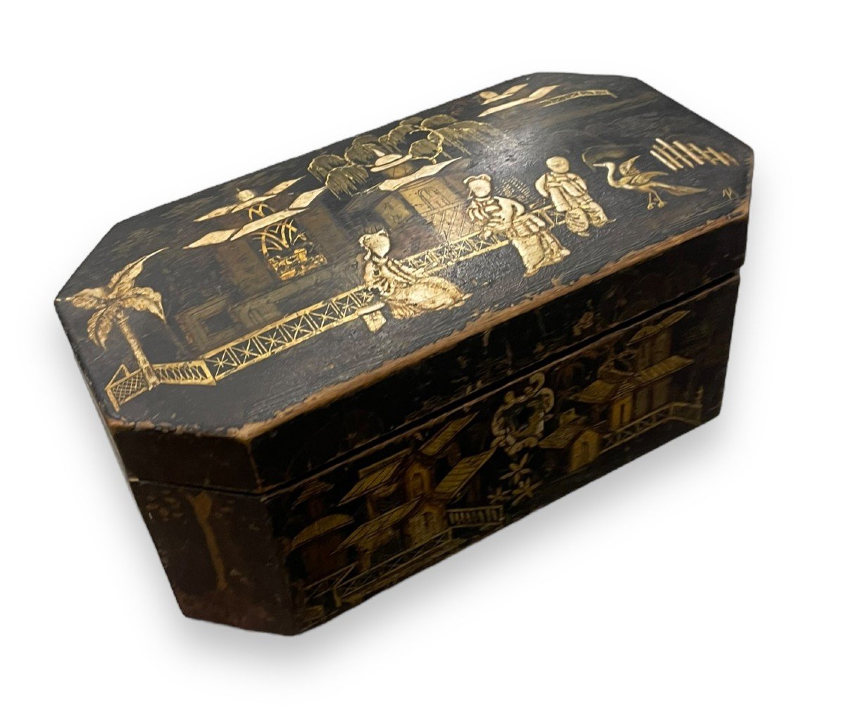 China - Octagonal Tea Box In Black Lacquered Wood -photo-3