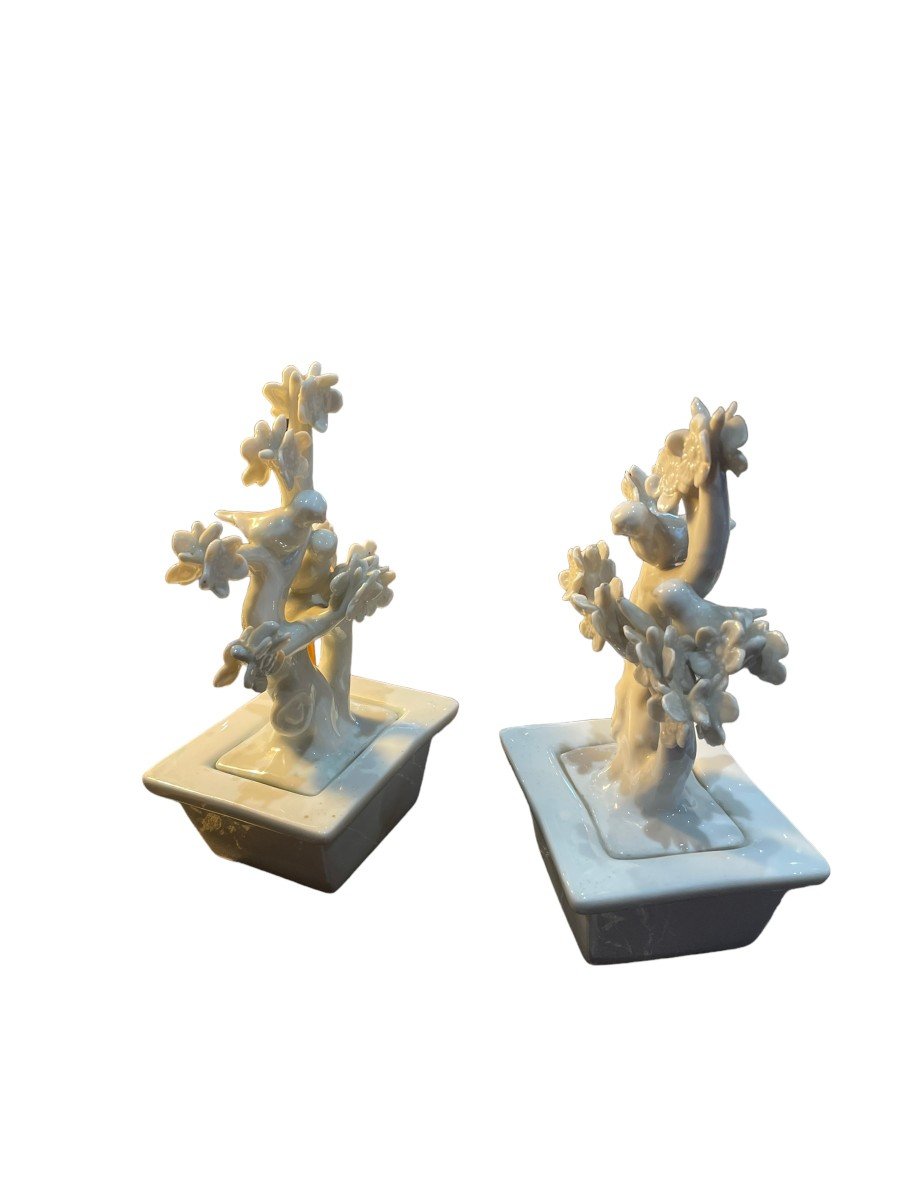 Pair Of Trees With Trendy Bird Decor Chinese White Porcelain-photo-6