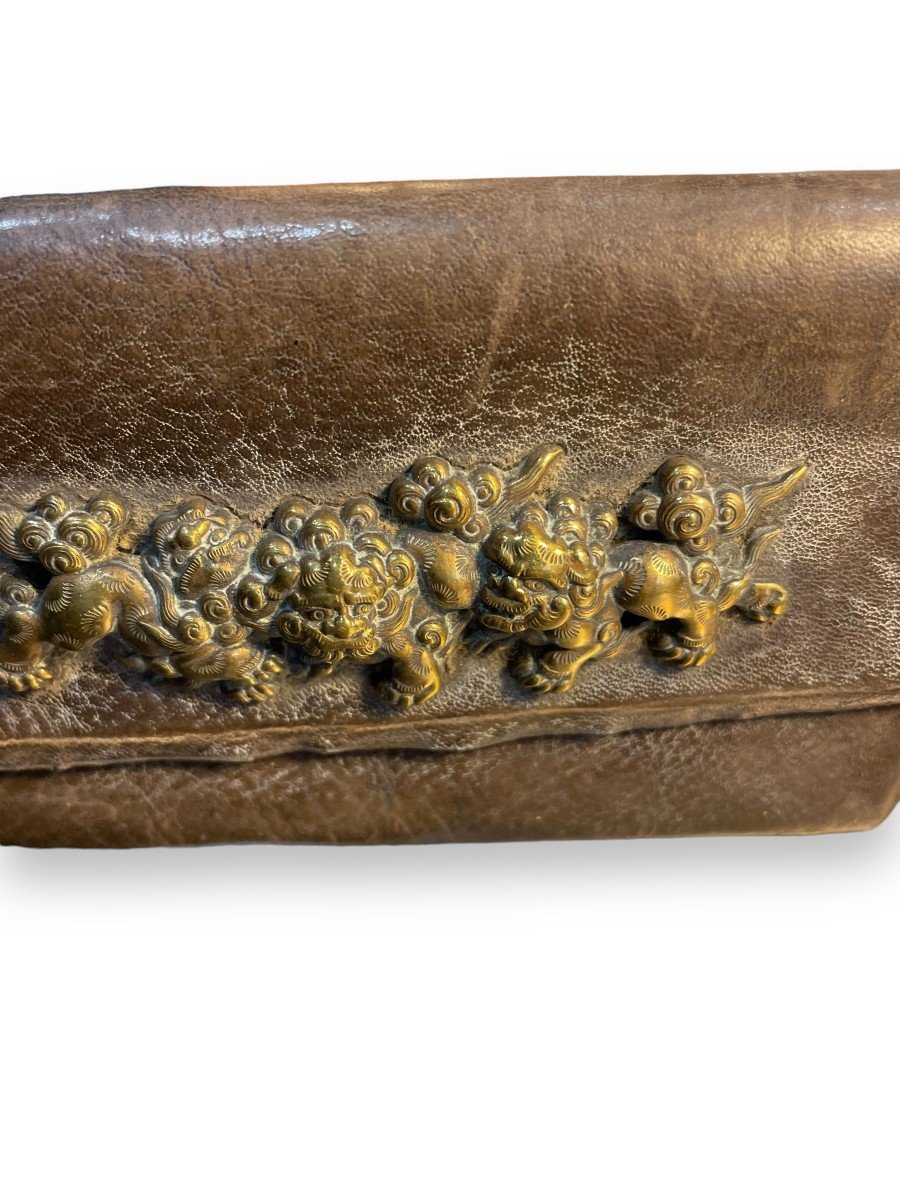 Asia Snuff Box In Leather And Bronze Decorated With Fô Dogs-photo-4