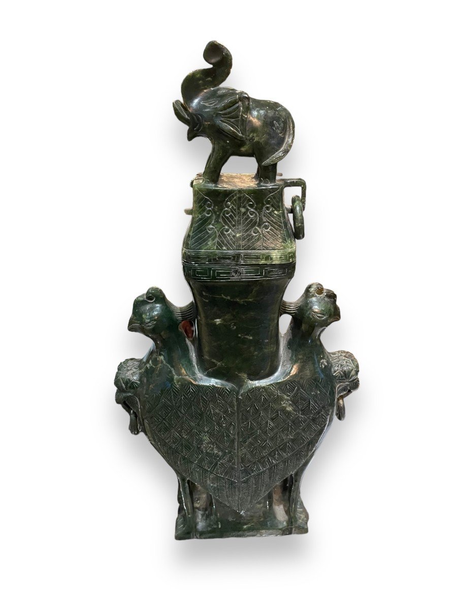 Important Covered Vase In Nephrite Jade Elephant And Phoenix Decor