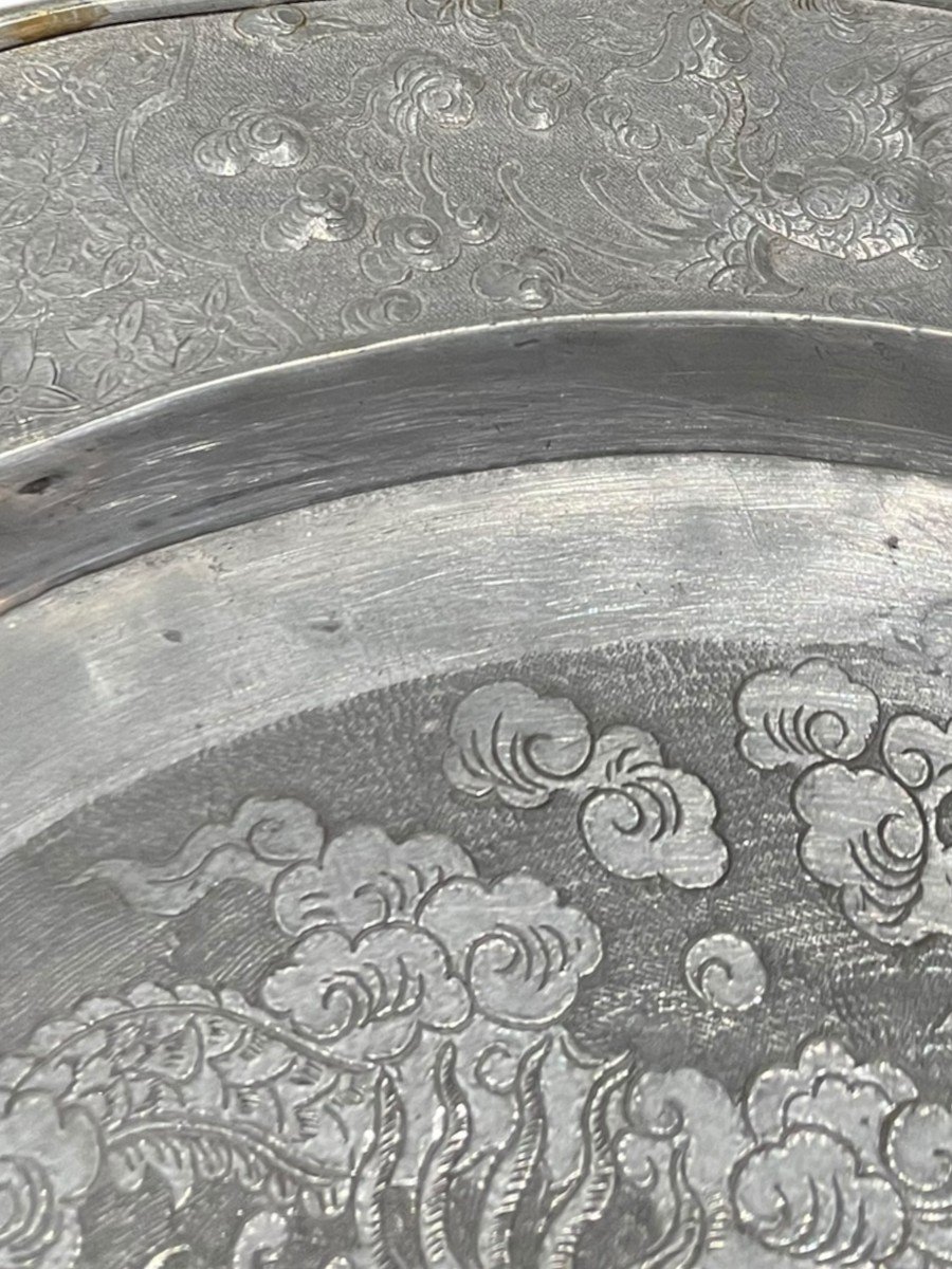 Important Plat Chinois à décor circulaire et motifs de dragons-photo-3