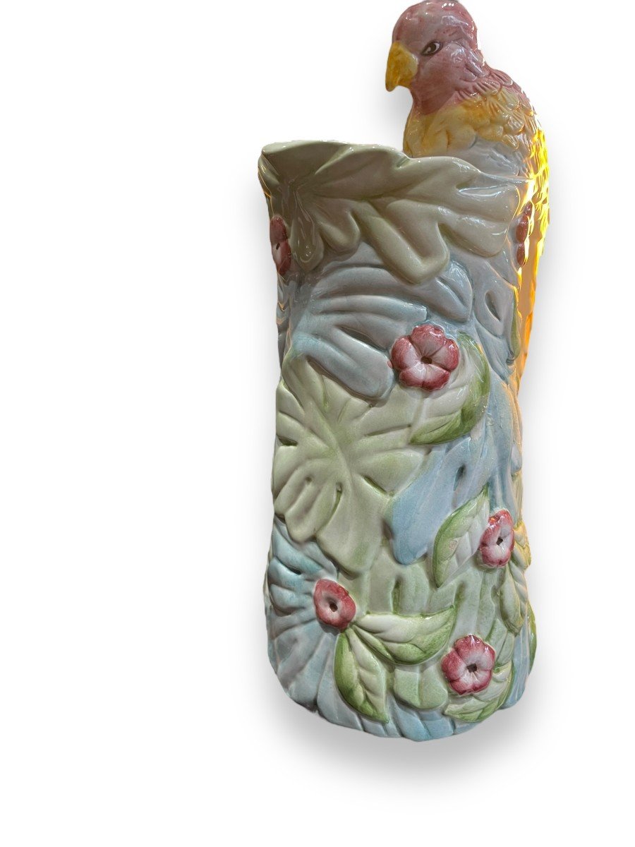 Important Parrot Pitcher In Portuguese Slip-photo-1
