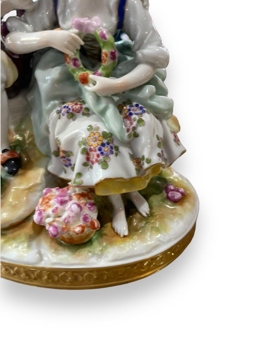 Gallant Group Scene In Polychrome Porcelain-photo-4