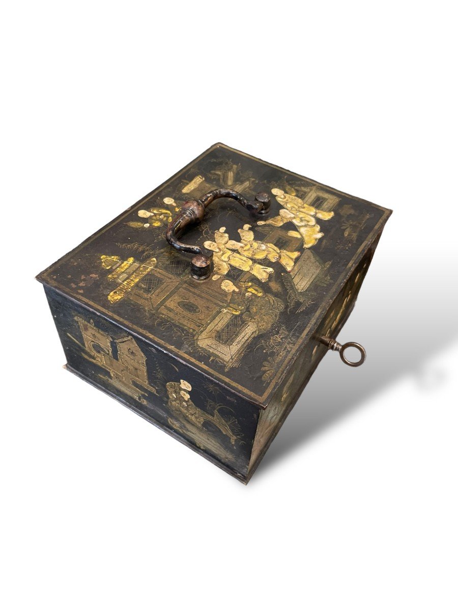 Napoleon III Chinese Lacquer Travel Safe-photo-1