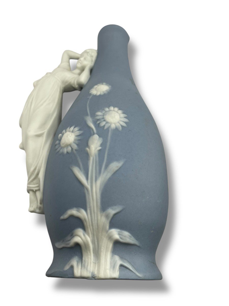 Vase Pansu Modèle Féminin En biscuit Bleu Wedgwood-photo-2