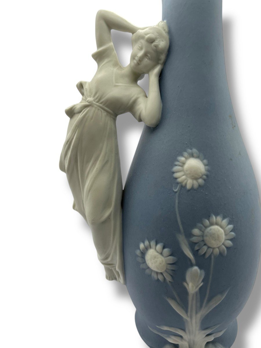 Vase Pansu Modèle Féminin En biscuit Bleu Wedgwood-photo-3