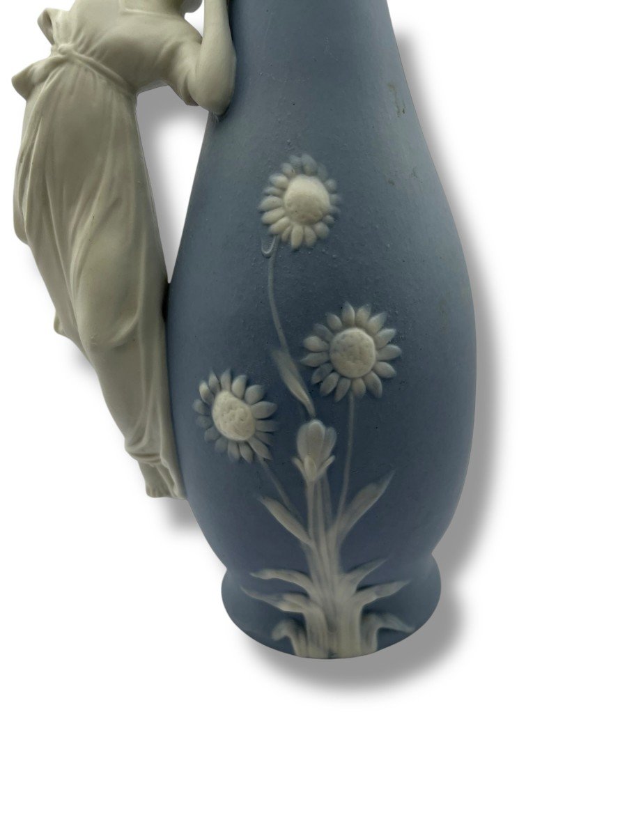 Vase Pansu Modèle Féminin En biscuit Bleu Wedgwood-photo-4