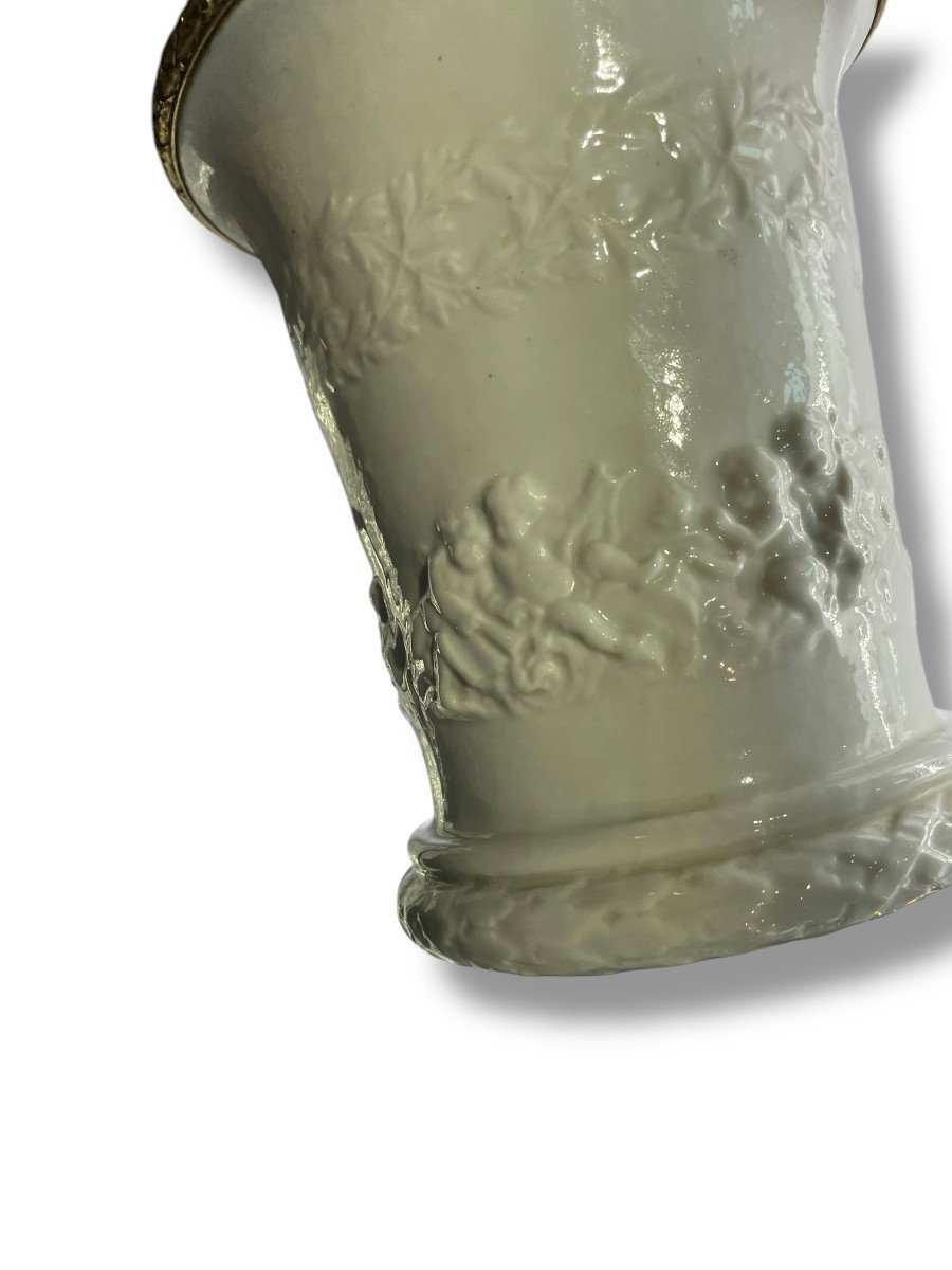 Grand Vase En Porcelaine émaillée à Décor De Putti-photo-1