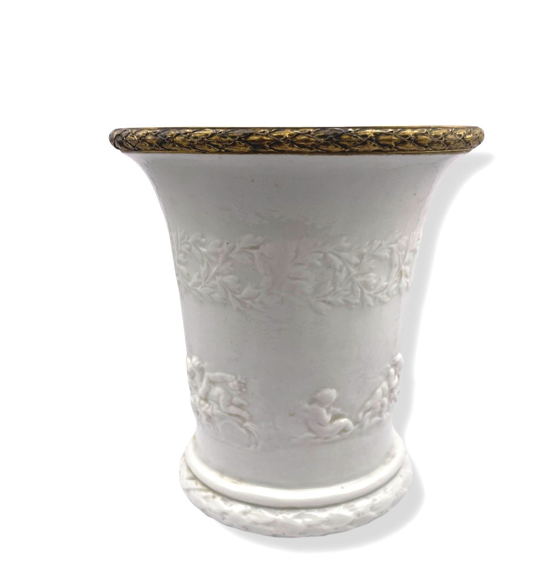 Grand Vase En Porcelaine émaillée à Décor De Putti