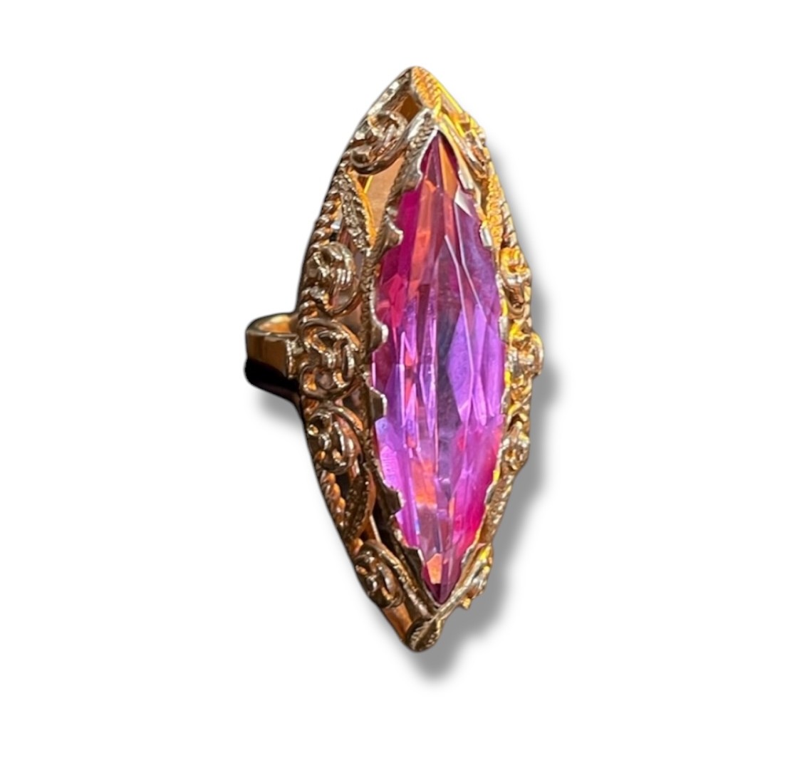 Navette Ring In Yellow Gold And Pink Spinel From Russia 
