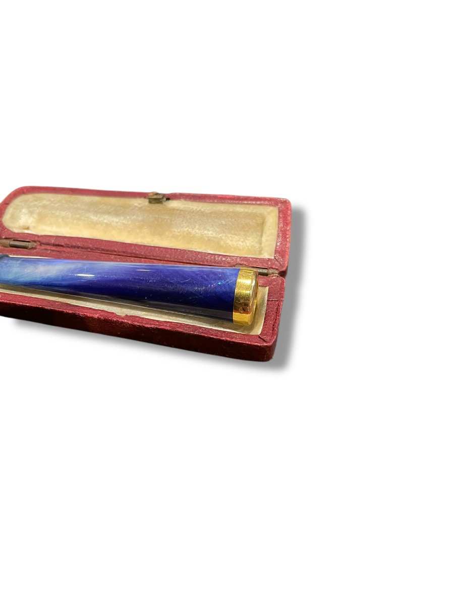 Fume Cigarette En Or Et Composition Indigo-photo-5