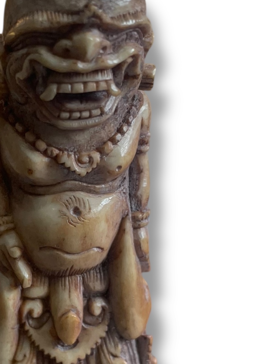 Indonesian Erorica Curiosities Carved Bone Deity 19th Century-photo-2