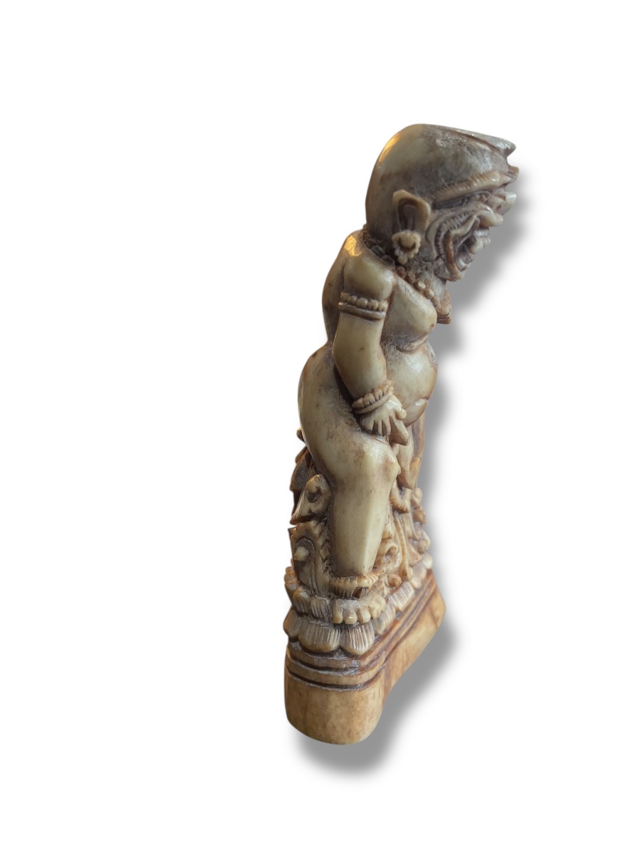 Indonesian Erorica Curiosities Carved Bone Deity 19th Century-photo-7
