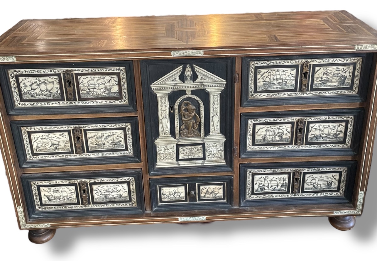 Cabinet italien de voyage bargueño motifs bateaux