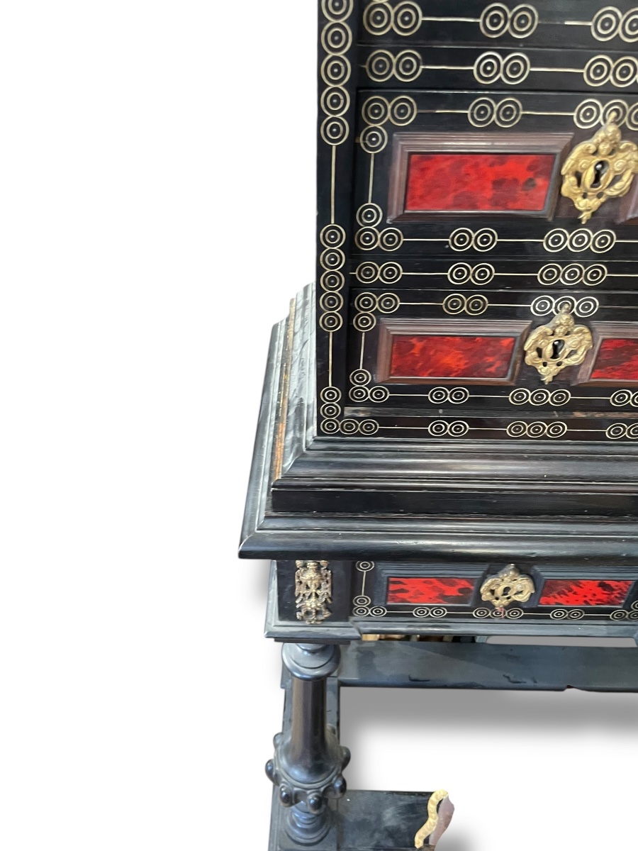 Cabinet et son piétement  décor d'écaille teintée rouge Hercule et Nessus-photo-6